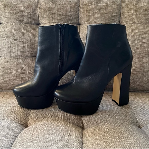 Gioan Roca leather Platforms - Picture 1 of 5